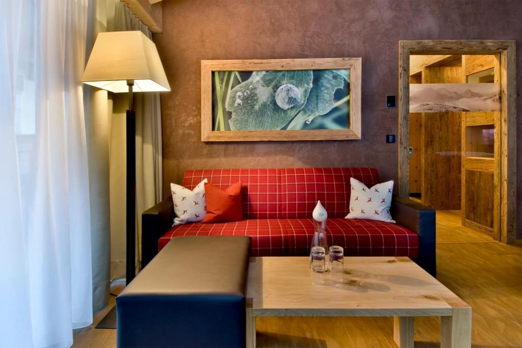 Pete Alpine Boutique Hotel - Klein Und Fein - Private Spa Suiten Und Zimmer Sankt Anton am Arlberg Exterior foto